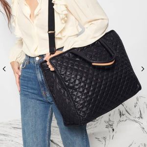 Black large box Tote Deluxe